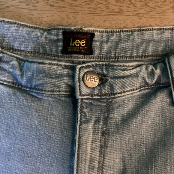 Lee Light Wash Denim Capris Size 18 - Picture 5 of 15